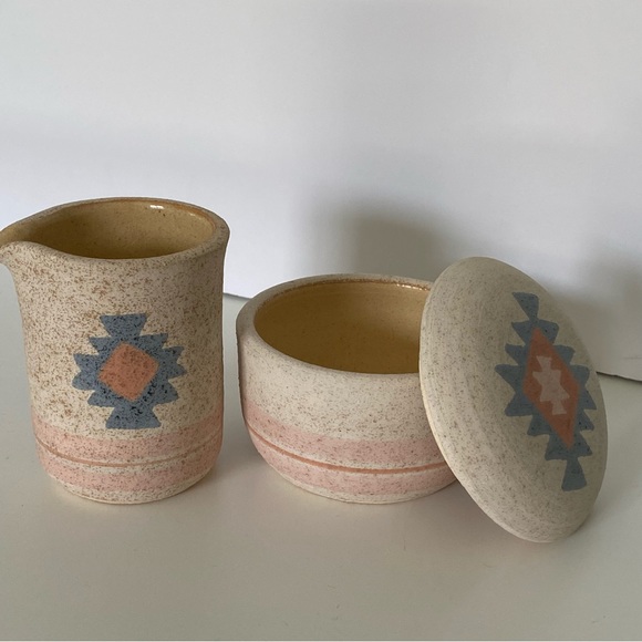 Aztec Creamer Sugar Pottery Sand Art Native American Pastel Blue Rust Orange EUC - Picture 12 of 16